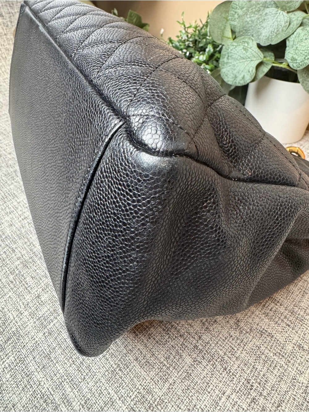 CHANEL Black Quilted Caviar Leather Tote with Gold Hardware - Picture 11 of 17